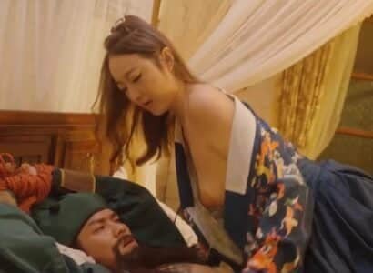 ทั้งคู่ดื่มด่ำกับอ่างอาบน้ำที่ยอดเยี่ยม