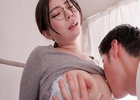 นักเรียนที่เหมาะสมกับครู Rei Kamiki ในความรักที่หลงใหล