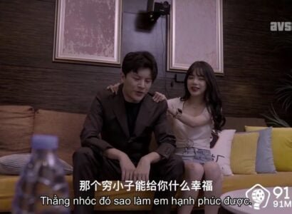 ได้รับเชิญจากน้องสาวที่สวยงามไปยังโรงแรมที่หรูหรา